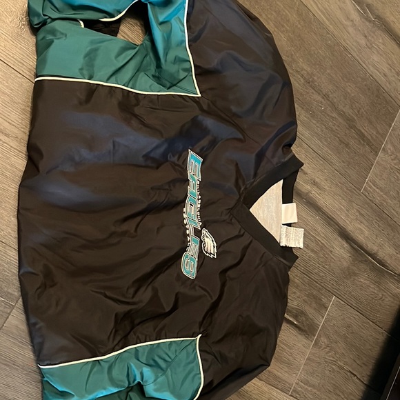 eagles windbreaker crewneck - Picture 1 of 2